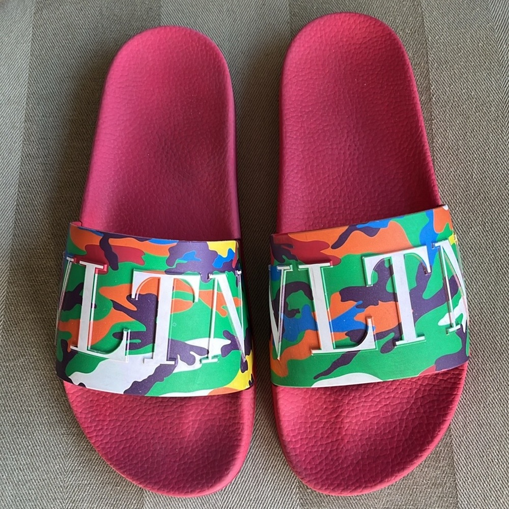 Valentino Red/Multicolor Camo Rubber
Logo Slide Sandals Men's Size 43 US 10